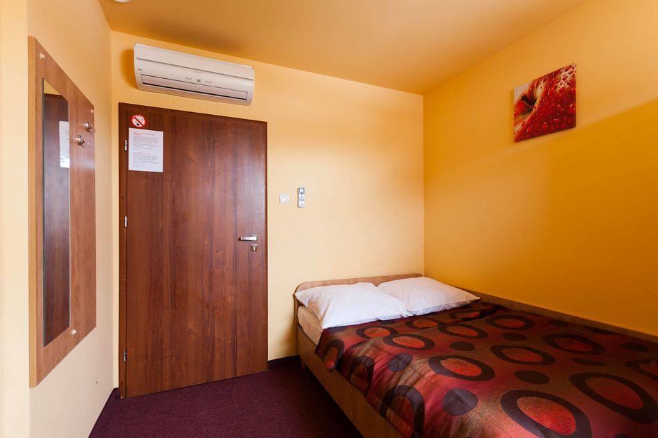 Hotel Paola Kutno Luaran gambar