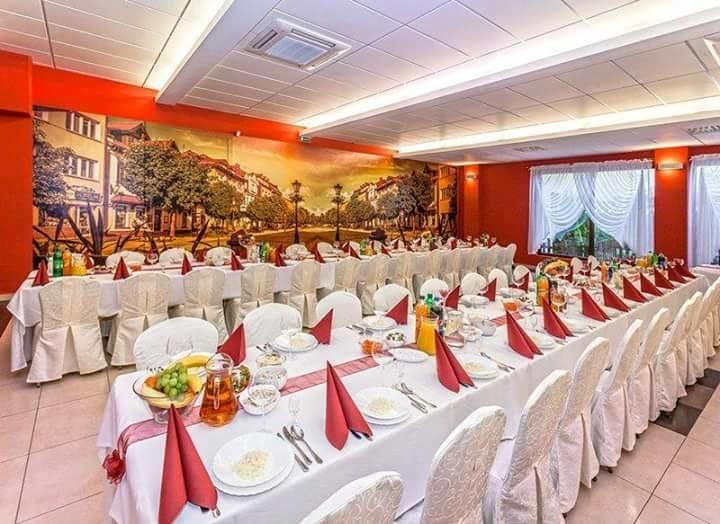 Hotel Paola Kutno Luaran gambar