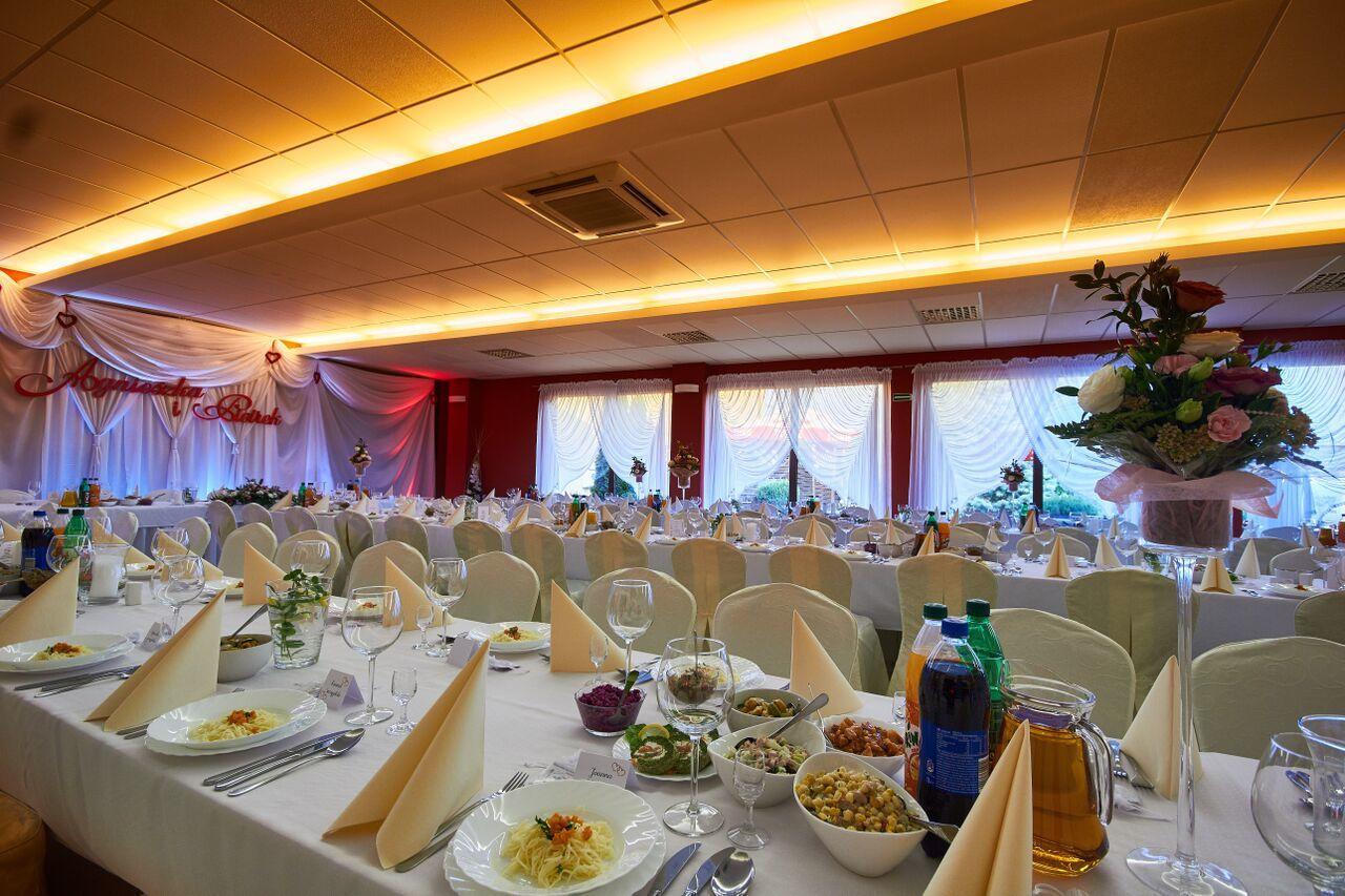 Hotel Paola Kutno Luaran gambar