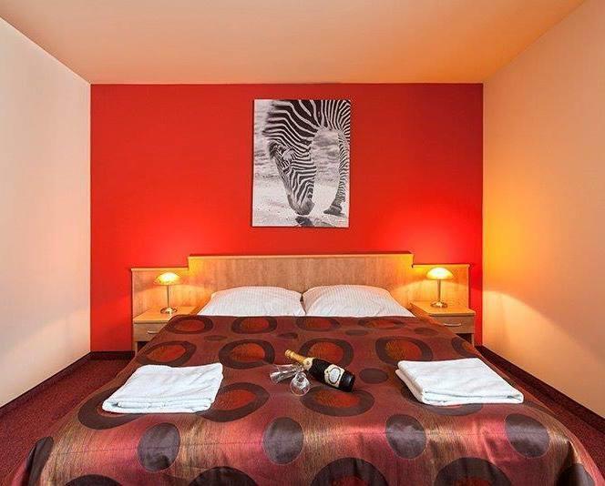 Hotel Paola Kutno Luaran gambar